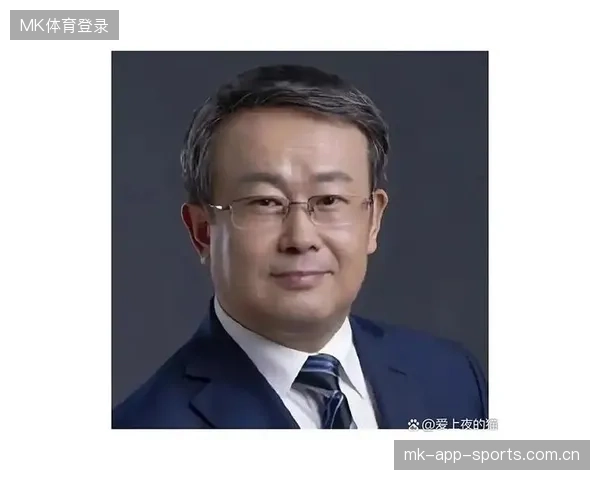 主帅公开反驳媒体批评，引发舆论对峙：真相背后的博弈与思考